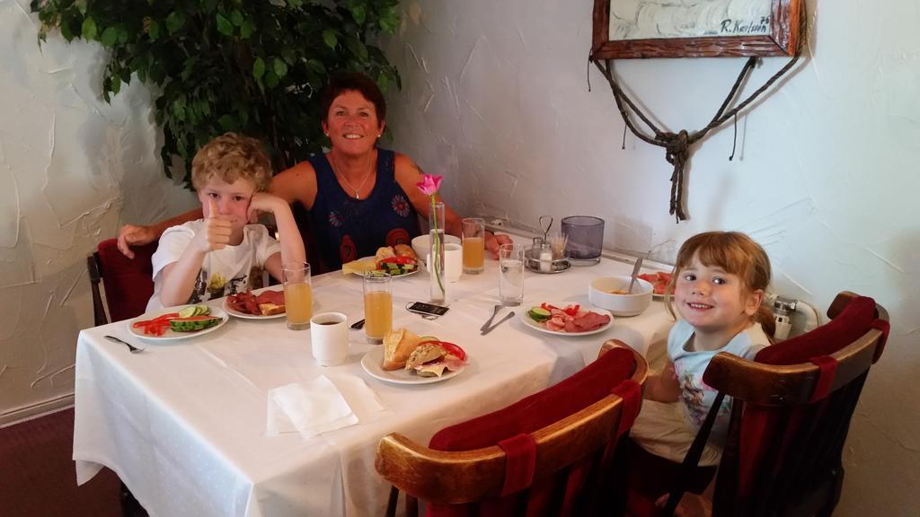 Eckeroe Hotell & Restaurang Bagian luar foto